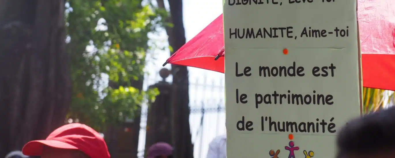 Manifestation contre l'instauration du pass vaccinal devant la préfecture de saint-denis de la Réunion le samedi 8 janvier 2022.