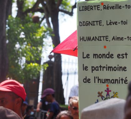 Manifestation contre l'instauration du pass vaccinal devant la préfecture de saint-denis de la Réunion le samedi 8 janvier 2022.