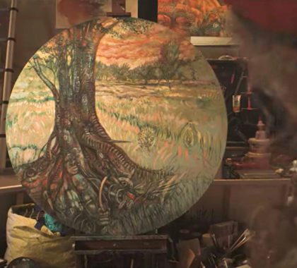 Le vidéaste Maniel Nativel nous offre une plongée dans l'univers onirique et mystique du peintre réunionnais Charly Lesquelin.