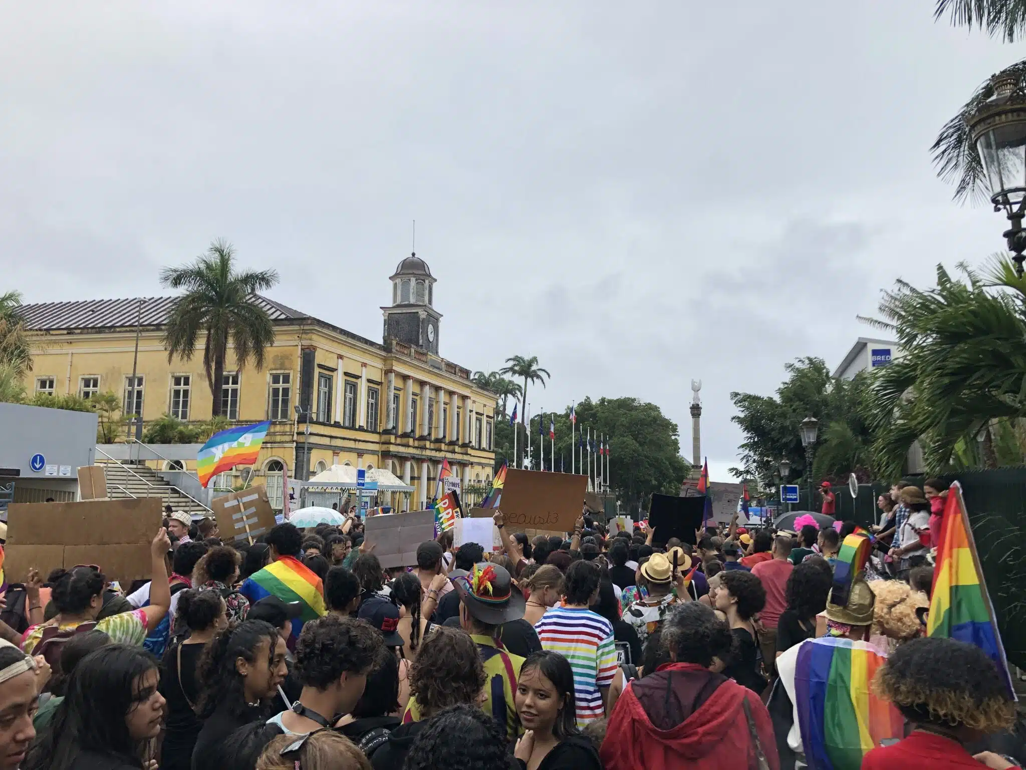marche des visibilités et fiertés LGBTQIA+ à Saint-Denis