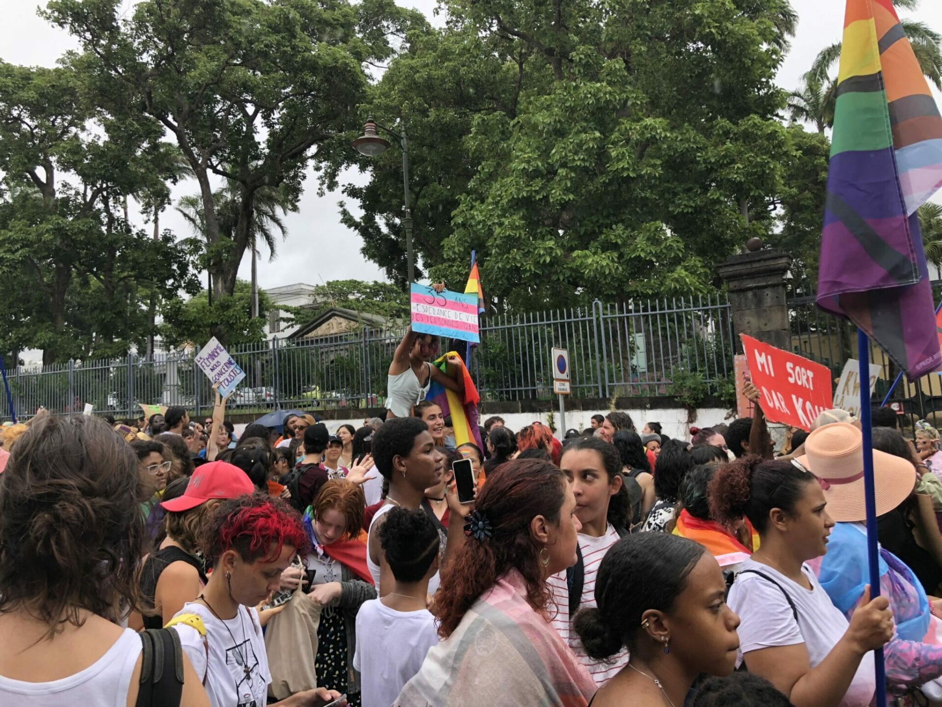 marche des visibilités et fiertés LGBTQIA+ à Saint-Denis