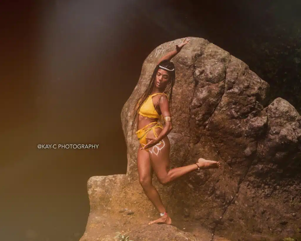 Pour Marie Dafreville, la danse racine permet de se reconnecter à soi et aux ancêtres. (Photo Kay-C Photography)