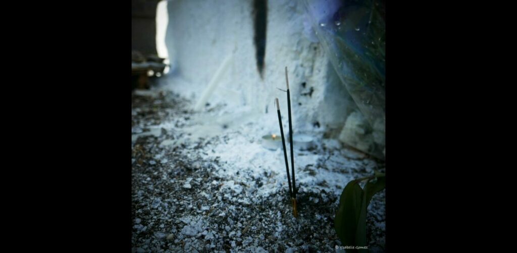 Encens, cercle de femmes, photo Ysabelle Gomez