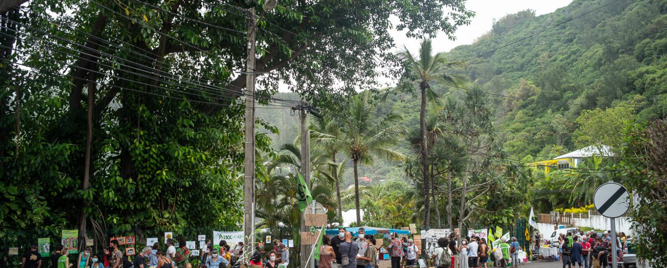 Manifestation pour préserver l'accès aux jardins de Manapany le 15 novembre 2020. (Crédit photo : Collectif des usagers des Jardins de Manapany)