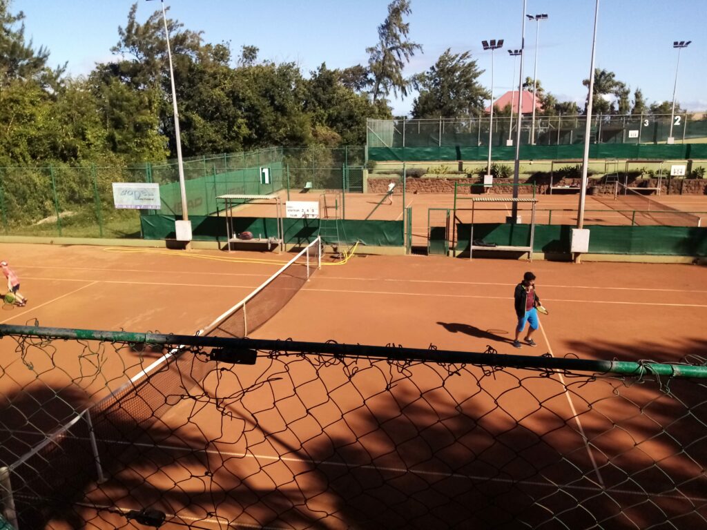 vacances jeunes des tournois de tennis