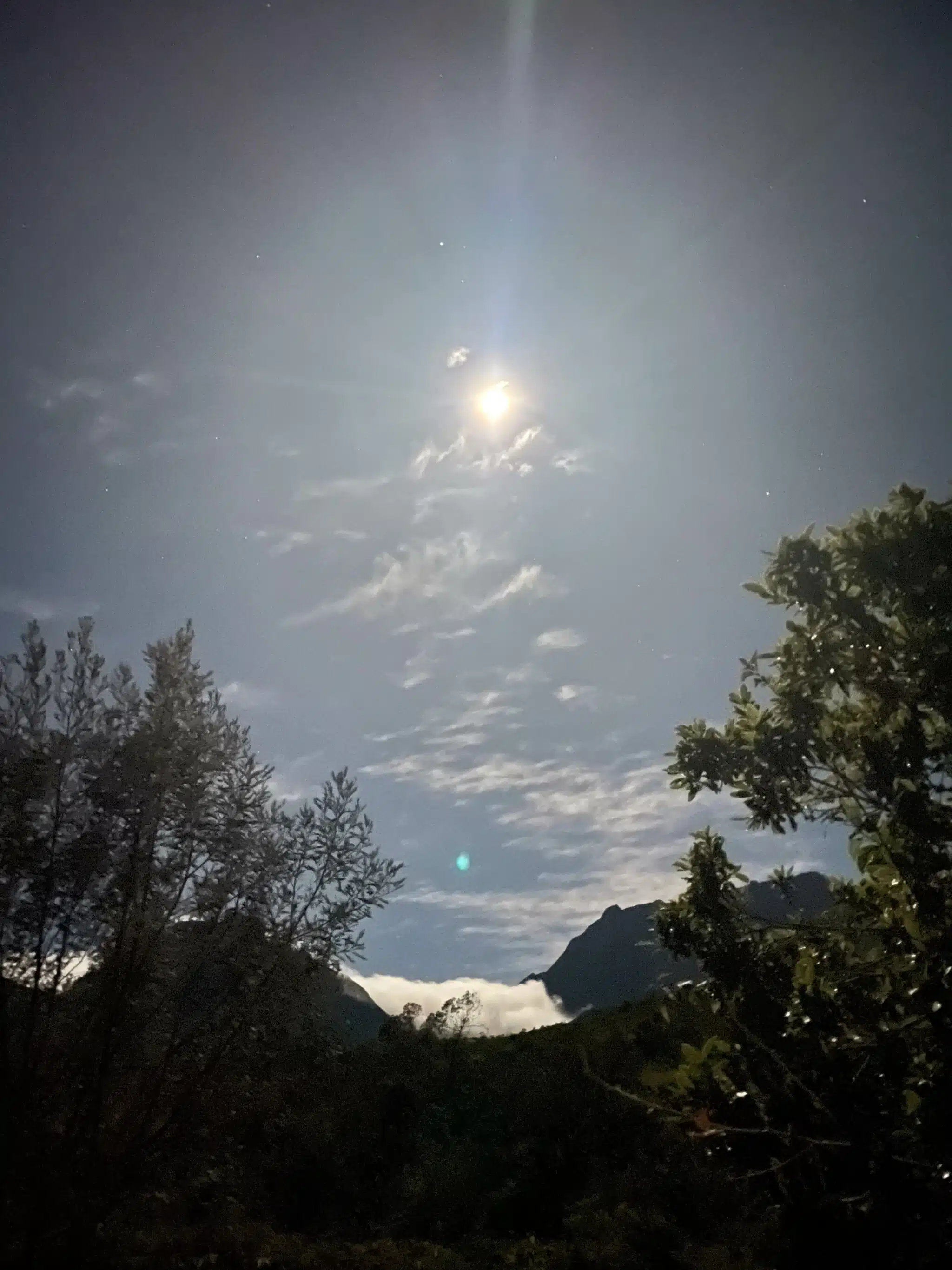 Roche Plate Mafate nuit pleine lune gite de l'infirmière