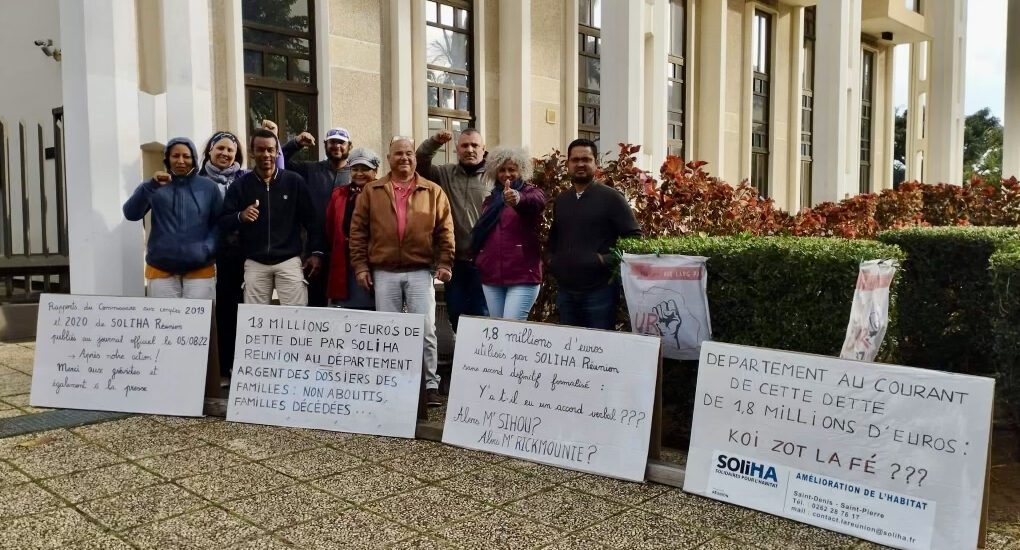 Grève à Soliha devant le palais de justice