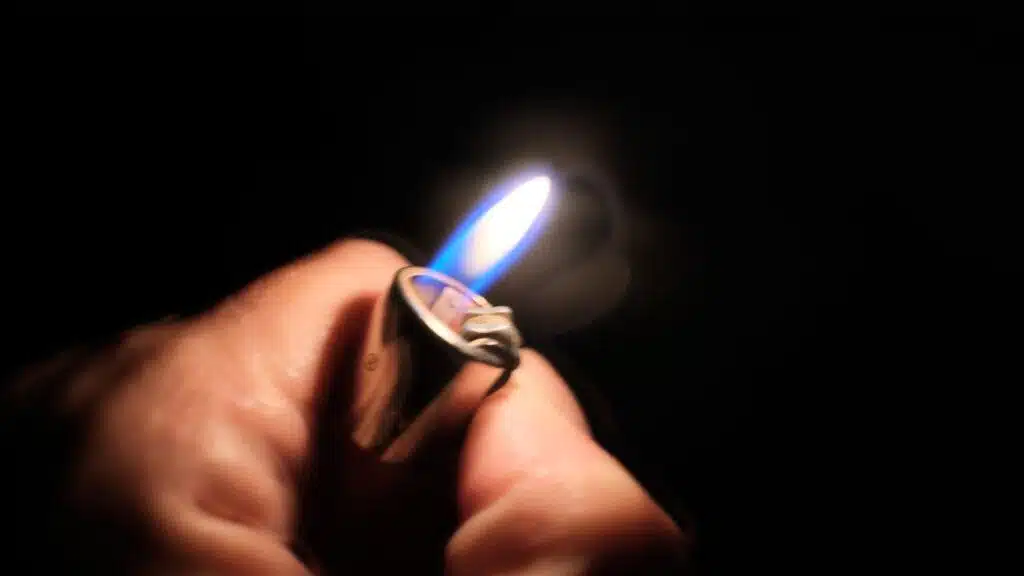 flamme briquet feu