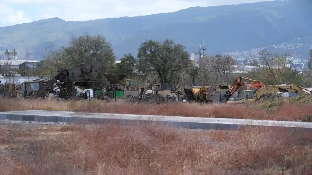 Exploitation d'une carrière marron au Port