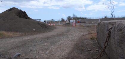 Exploitation d'une carrière marron au Port