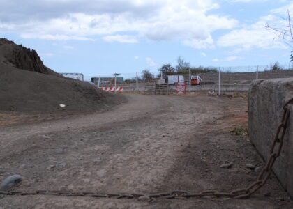 Exploitation d'une carrière marron au Port