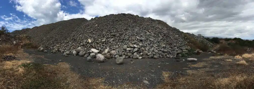 Exploitation d'une carrière marron au Port