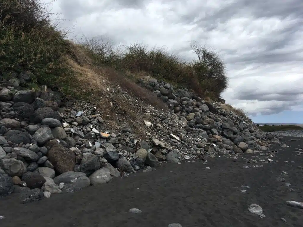 Exploitation d'une carrière marron au Port