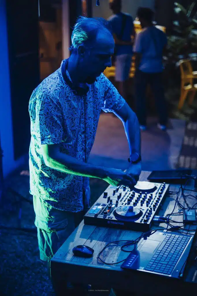 Electropicales Bisik