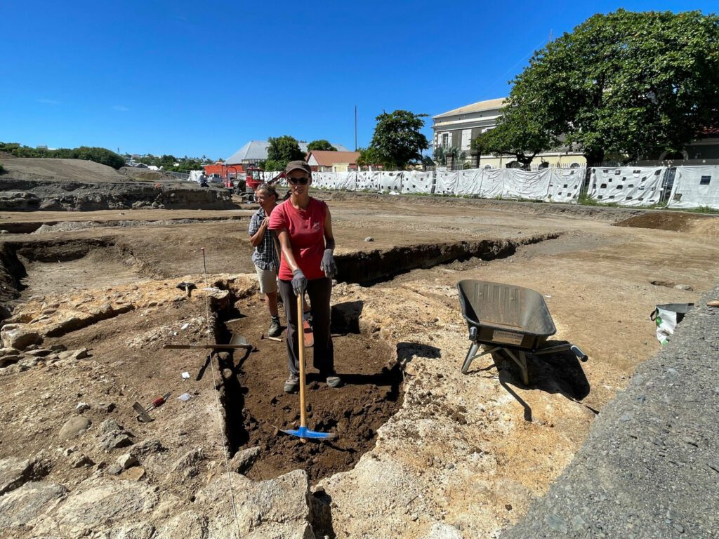 fouilles archéologiques préventives à Saint-Pierre Manuelle Prié, archéologue réunionnaise