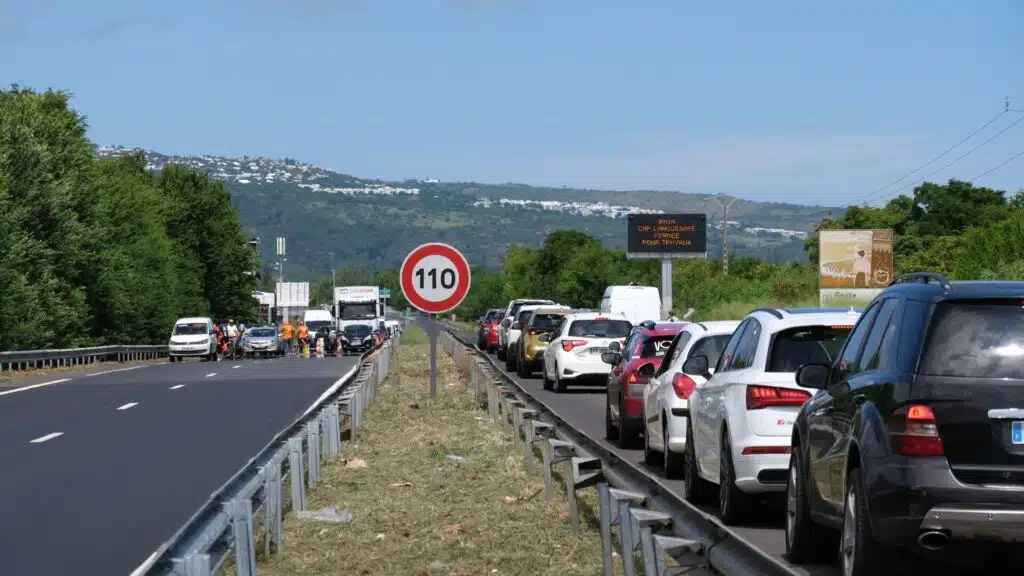 manif retraites barrage Savanna Saint-Paul jeudi 20 mars