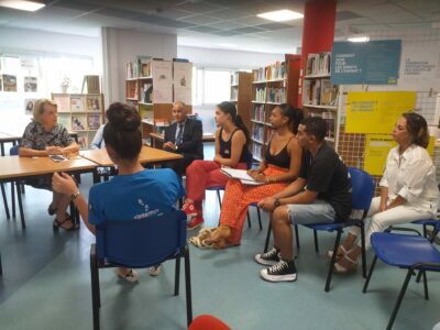 La rectrice en visite au lycée de Vincendo pour parler de l'égalité entre filles et garçons, le 8 mars 2023.