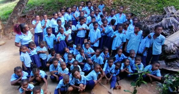 école de Nosy Iranja Madagascar, Anicette Zafimina. photo Jéromine Santo-Gammaire
