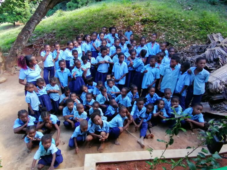école de Nosy Iranja Madagascar, Anicette Zafimina. photo Jéromine Santo-Gammaire