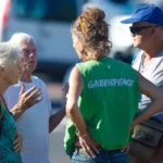 Greenpeace Réunion : opération de sensibilisation et d’information aux pollutions au marché de Saint-Pierre