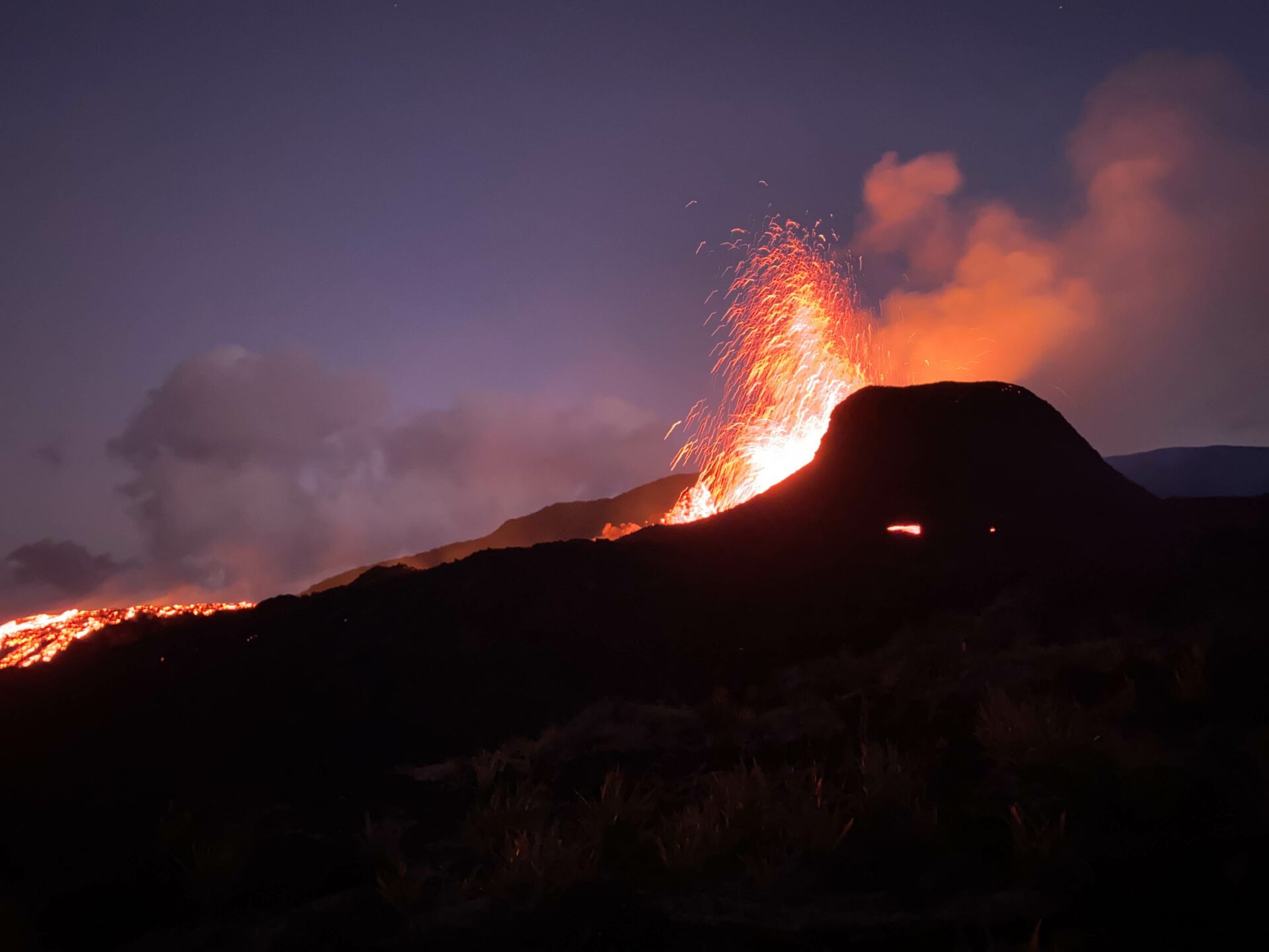 [Volcan] Plus de dix jours d’éruption