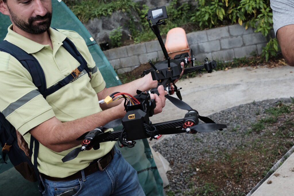 Conservatoire Botanique National Mascarin saint-leu utilisation drone Mamba cueillette et prélèvements