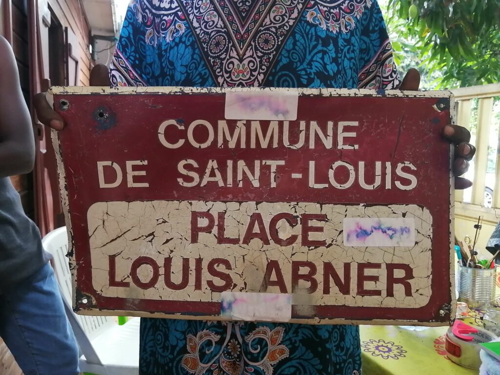 Hommage au militant communiste saint-louisien Louis Abner, le 9 décembre 2023.