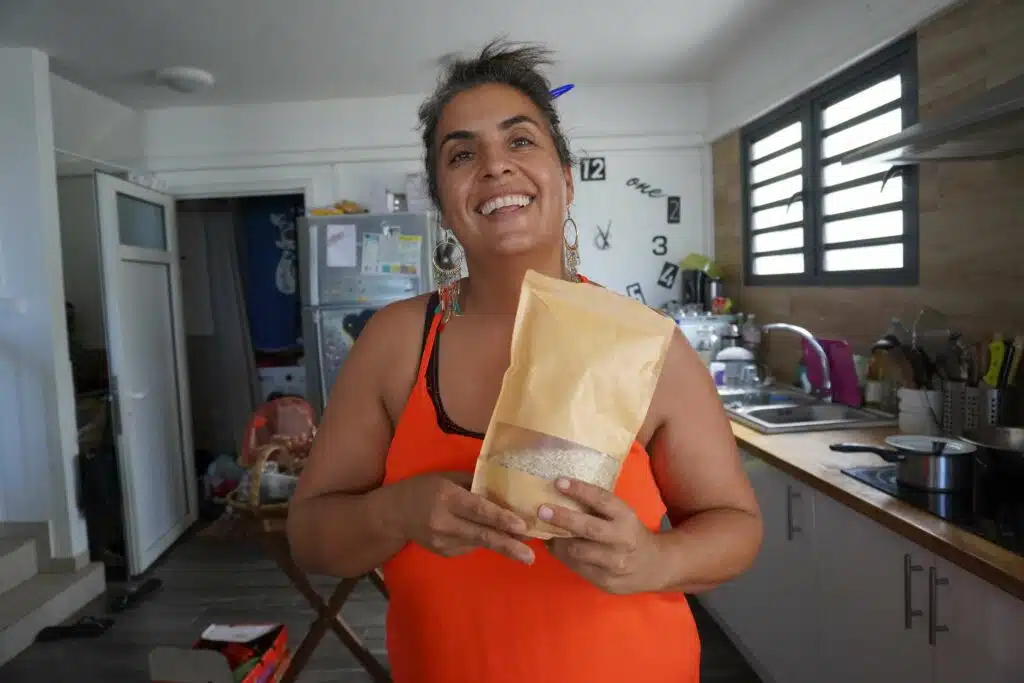 A Noël 2024, l'association Riz Réunion a envoyé à Gabrielle Hoarau du riz made in Réunion.