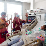 [Santé]  Les clowns redonnent le sourire aux enfants hospitalisés