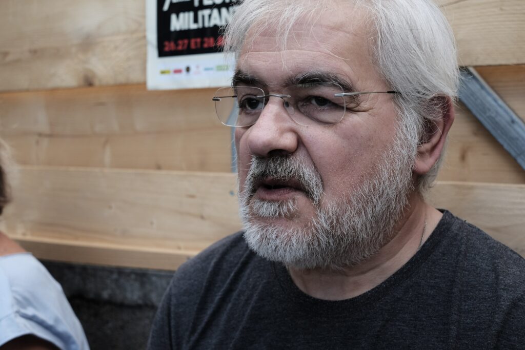 Viktor Dedaj conférencier festival films militant Yourtes Julian Assange