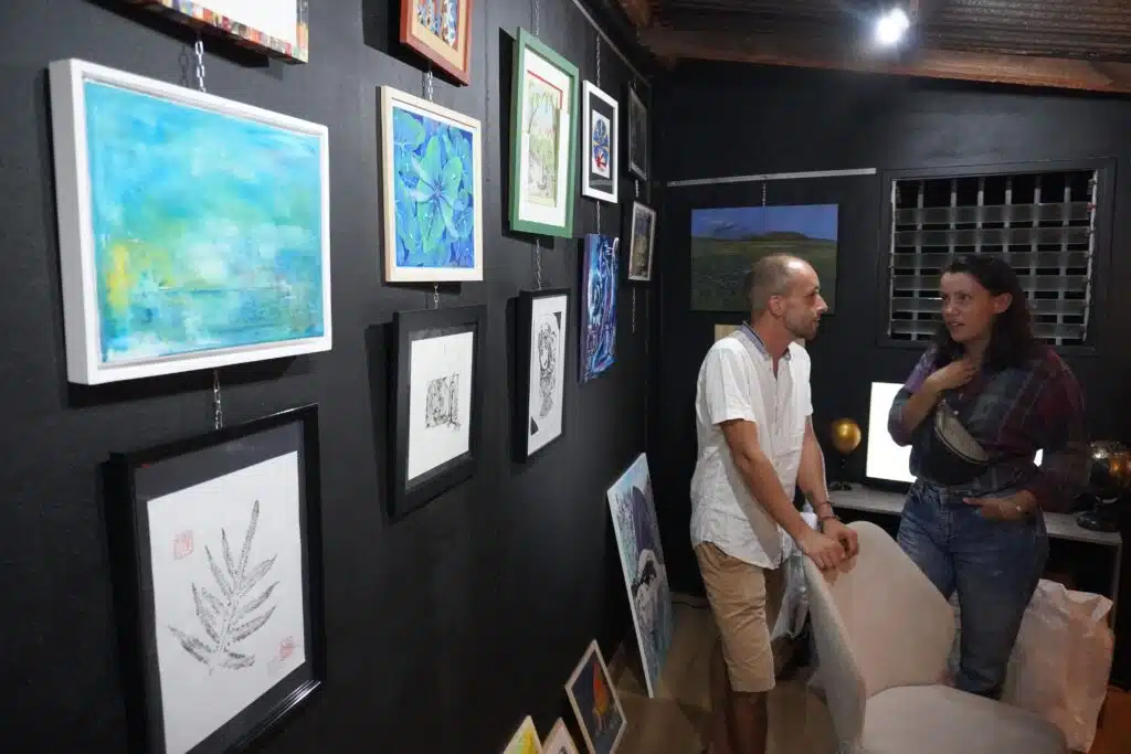 Inauguration de la galerie Farfar de l'association Kolkol au Tampon le 30 avril 2024.