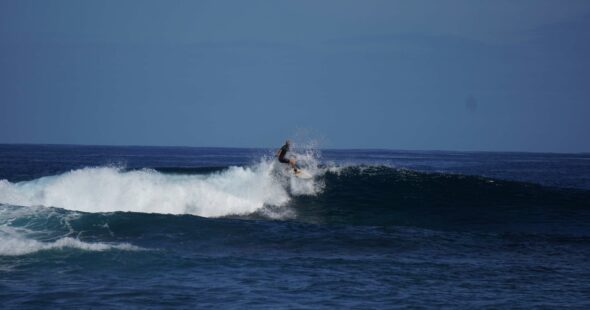 Surf mer océan vague gauche de Saint-Leu