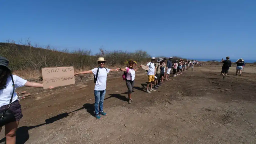 manifestation dans la savane Protège nout savane
