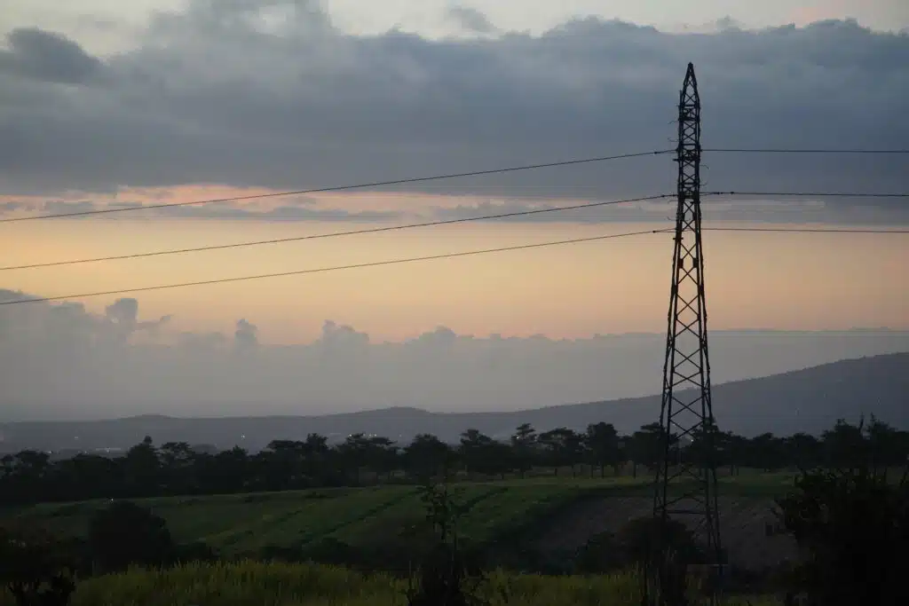 paysage du sud ligne électrique