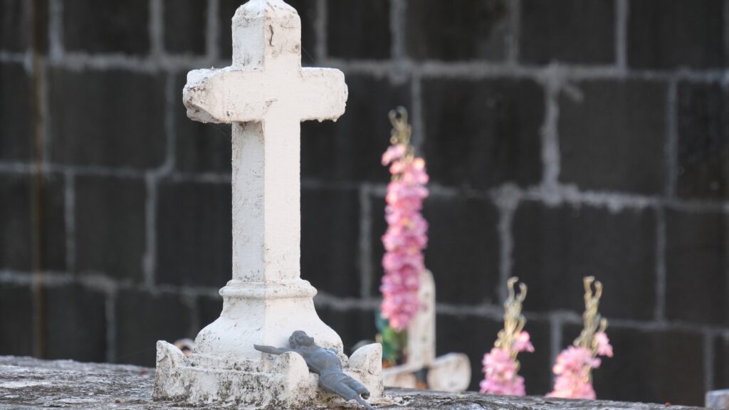 Muta décès assurance mort obsèques cimetière marin Saint-Paul