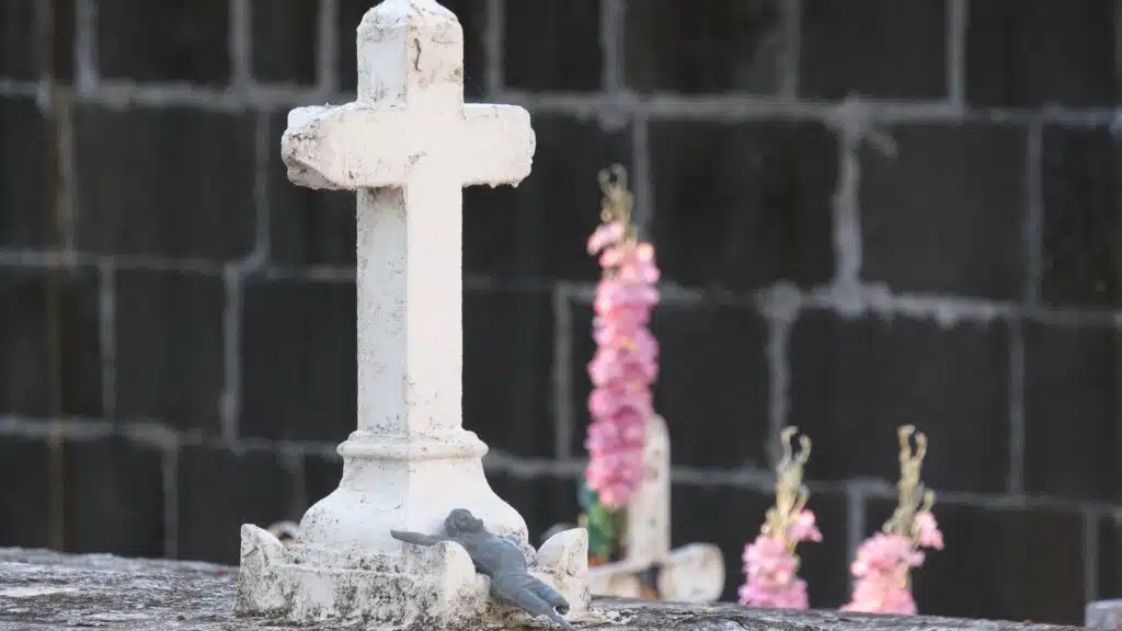 Muta décès assurance mort obsèques cimetière marin Saint-Paul