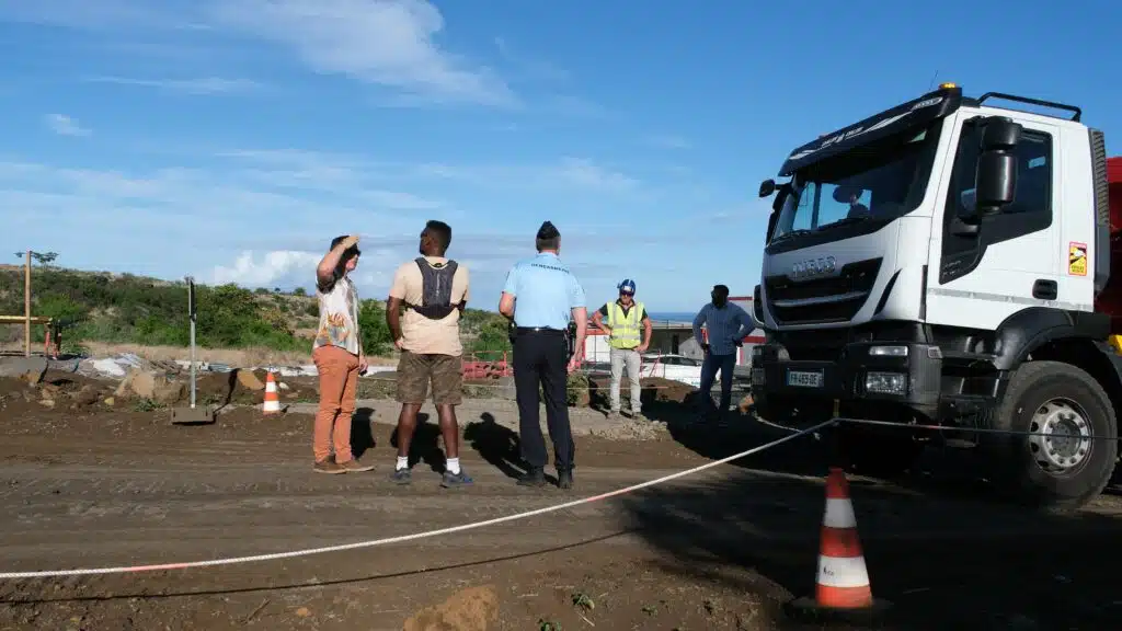 manifestation Emmanuel Dorla blocage chantier Zac Renaissance Tamarins Plateau-Caillou