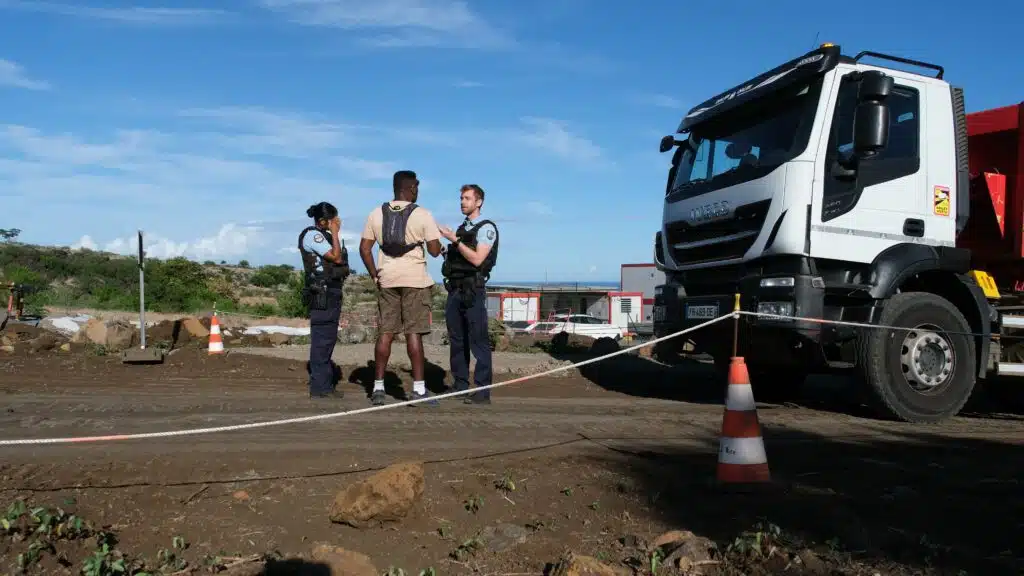 manifestation Emmanuel Dorla blocage chantier Zac Renaissance Tamarins Plateau-Caillou