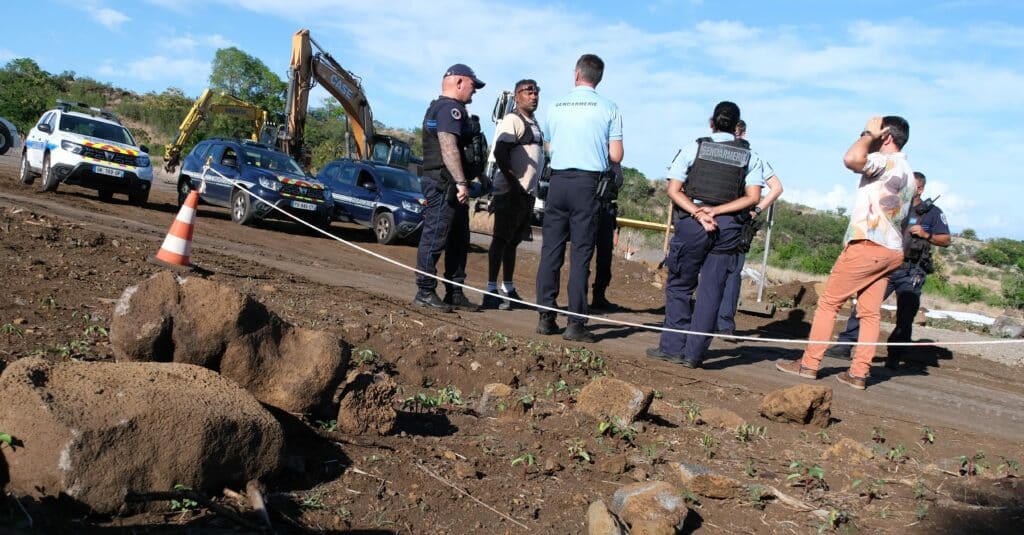 manifestation Emmanuel Dorla blocage chantier Zac Renaissance Tamarins Plateau-Caillou