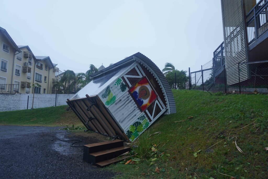 Saint-Pierre. Garance signale son passage sur les structures les plus fragiles.