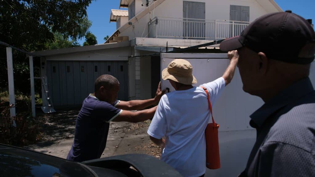 Julien et Léonne Ramsa gros lot loto le port manifestation enfants et Le Cri du 974