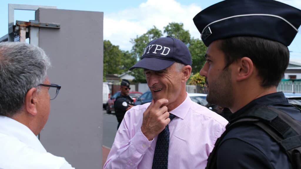 Patrice Latron préfet de la Réunion opération lycée Jean-Hinglo Le Port Eta y protèz a nou. Police chien