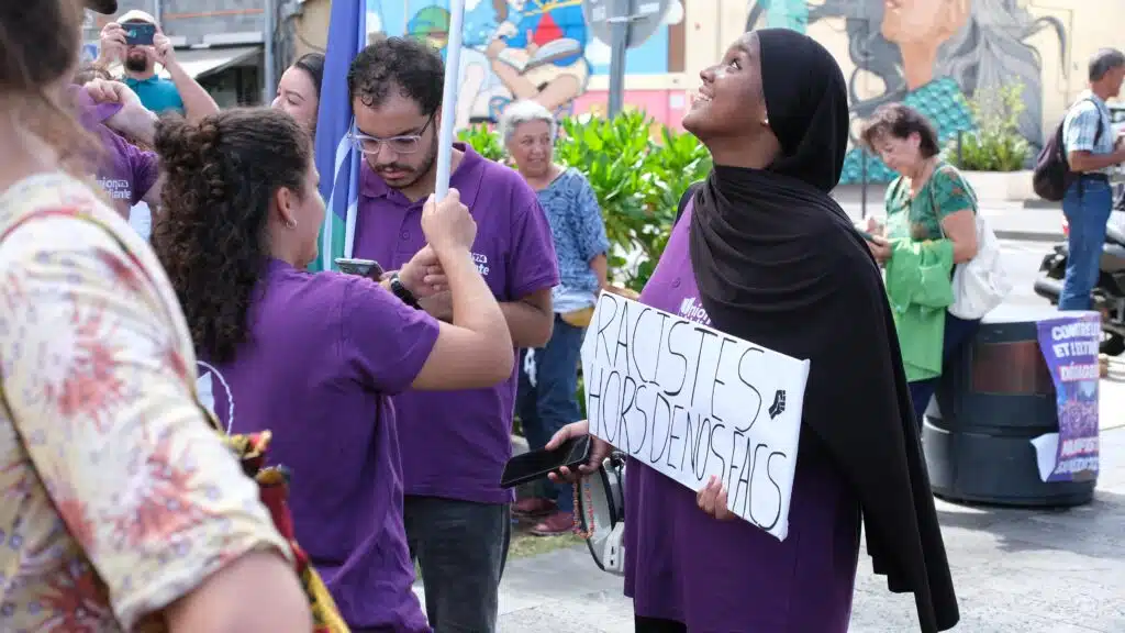 manifestation contre extrême droite et racisme Saint-Paul