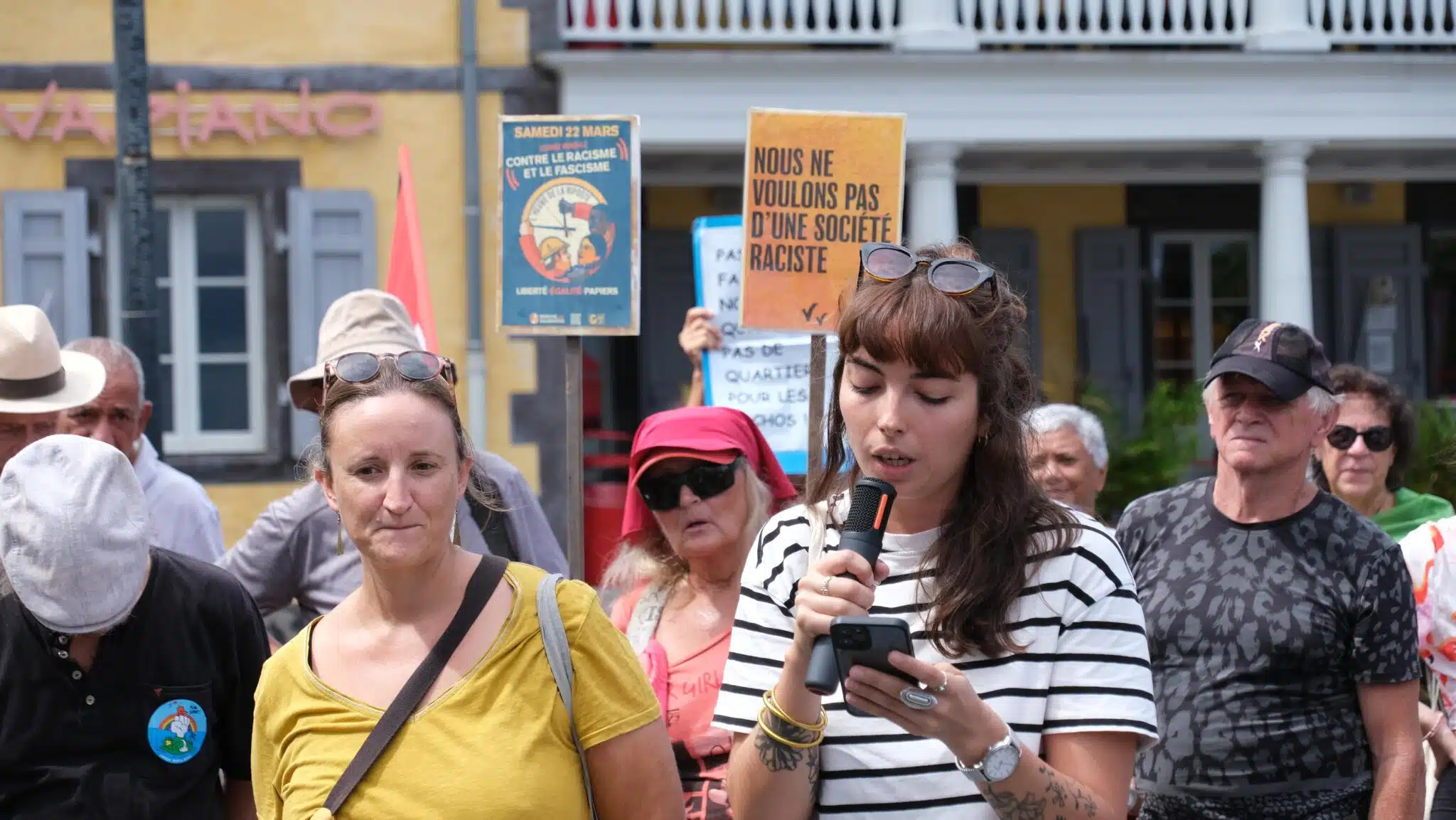 manifestation contre extrême droite et racisme Saint-Paul