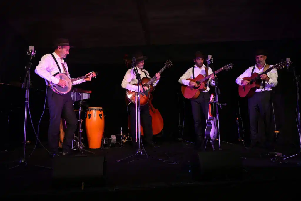 Répétition au cabaret des Pat'Jaune.