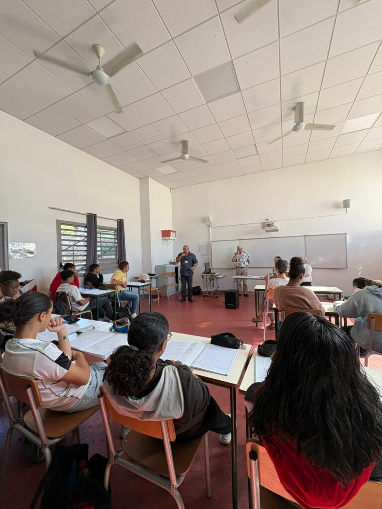 Conférence de l'historien Enis Rockel devant les élèves de seconde bac pro sécurité du lycée Pierre Lagourgue, en décembre 2024.