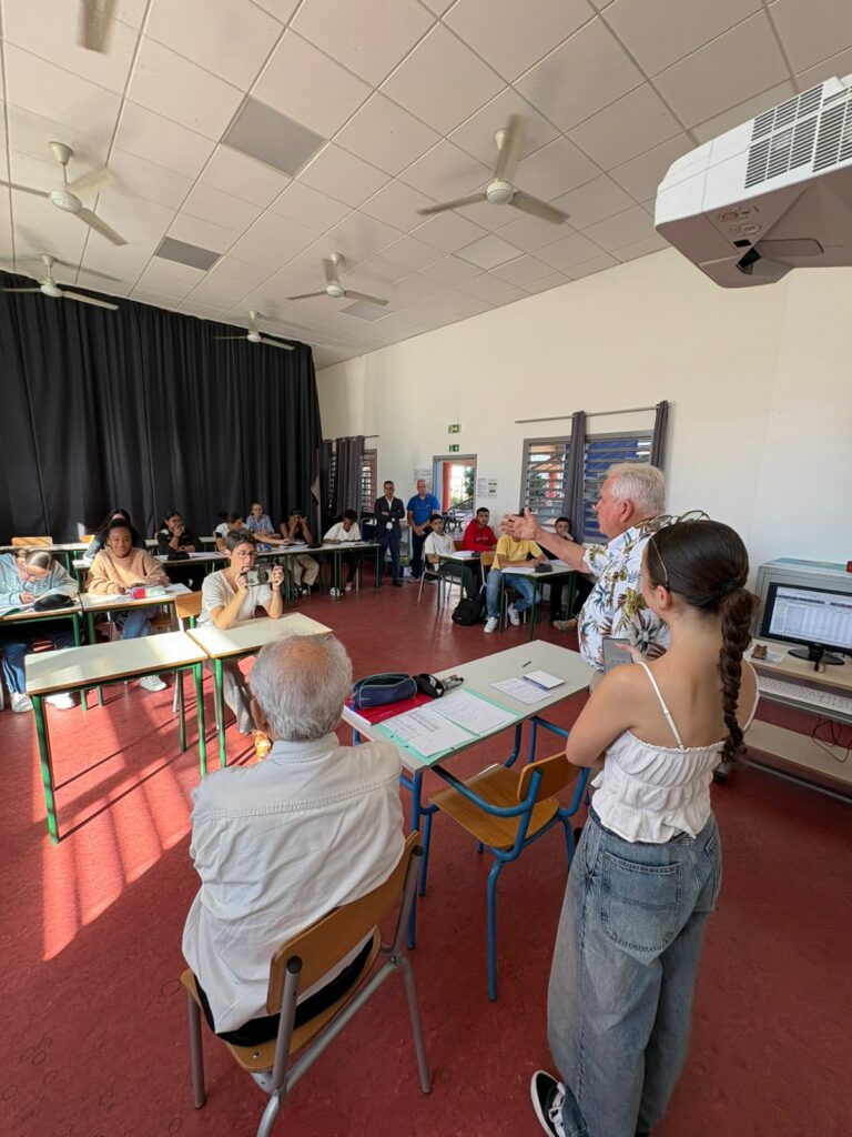Conférence de l'historien Enis Rockel devant les élèves de seconde bac pro sécurité du lycée Pierre Lagourgue, en décembre 2024.