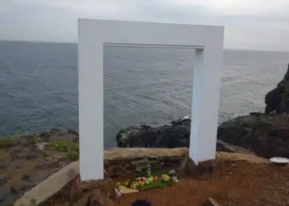 Reconstruire « La Porte du Retour » à Gorée
