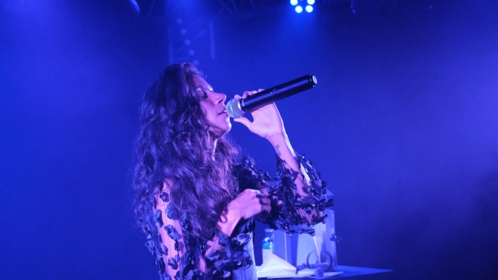 Lisa Ducasse concert Bisik musique chanson poésie