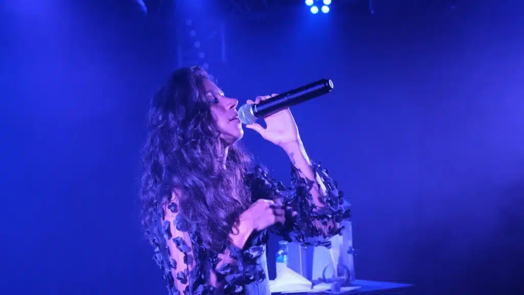 Lisa Ducasse concert Bisik musique chanson poésie